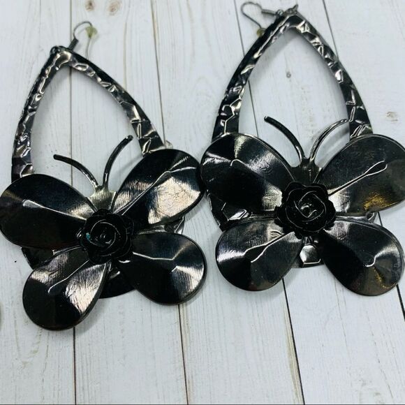 Earring Bundle  - Picture 3 of 4